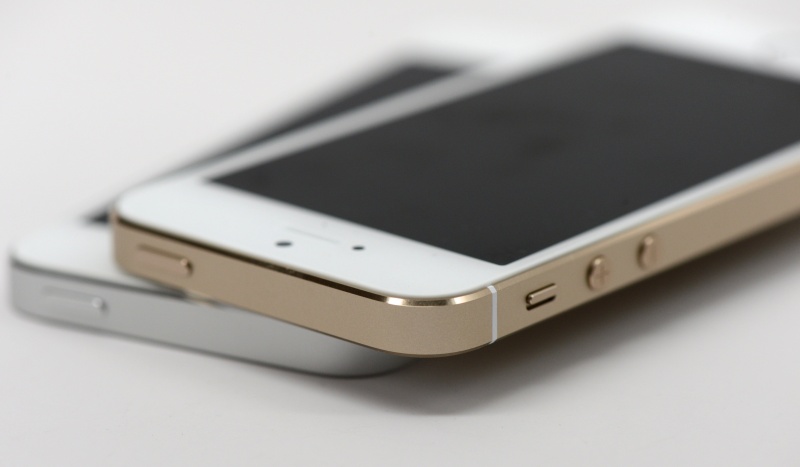 Apple может выпустить "улучшенный" iPhone 5s